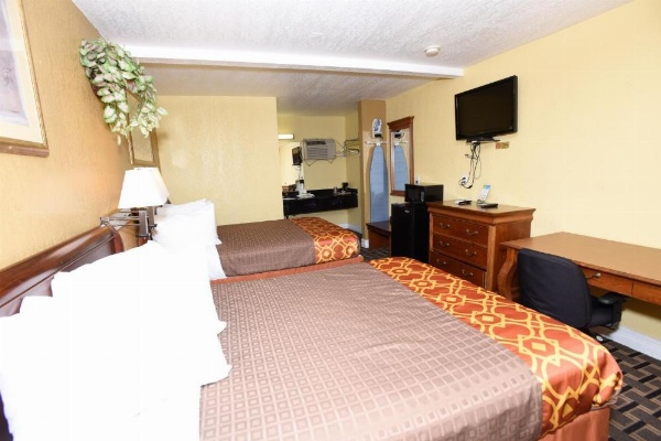 Best Budget Inn Anaheim image 18